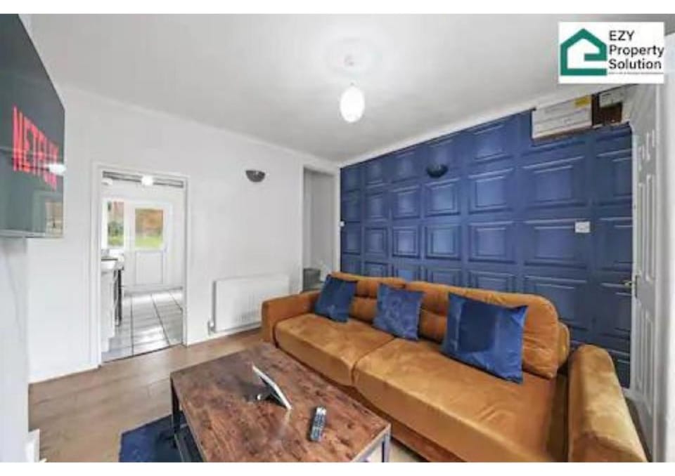 Cosy 2 Bed~5 guests~Garden~Parking-Wifi & Netflix Apartment in London Borough of Croydon
