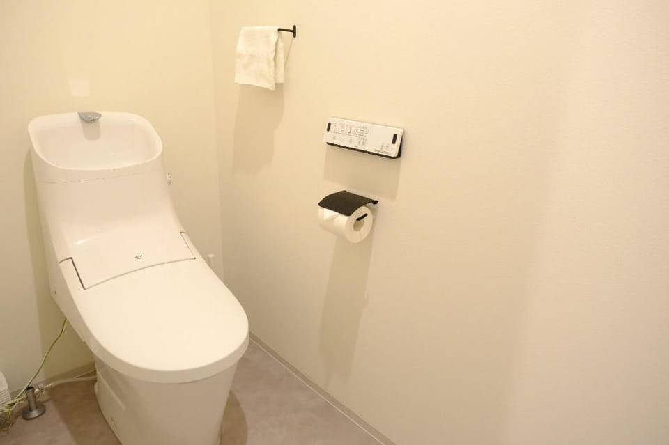 Time Nishikujo・5-minute walk from the station＊USJ＊Good access＊NAMBA area Vacation rental in Osaka