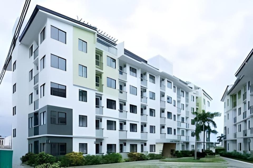 Le Diore’s 2BR staycation beside Enchanted Kingdom Apartment in Santa Rosa