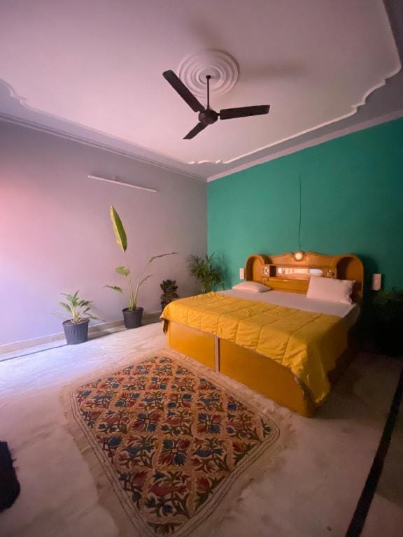 Happy High Stays 2bhk with terrace in tapovan Apartment in Rishikesh