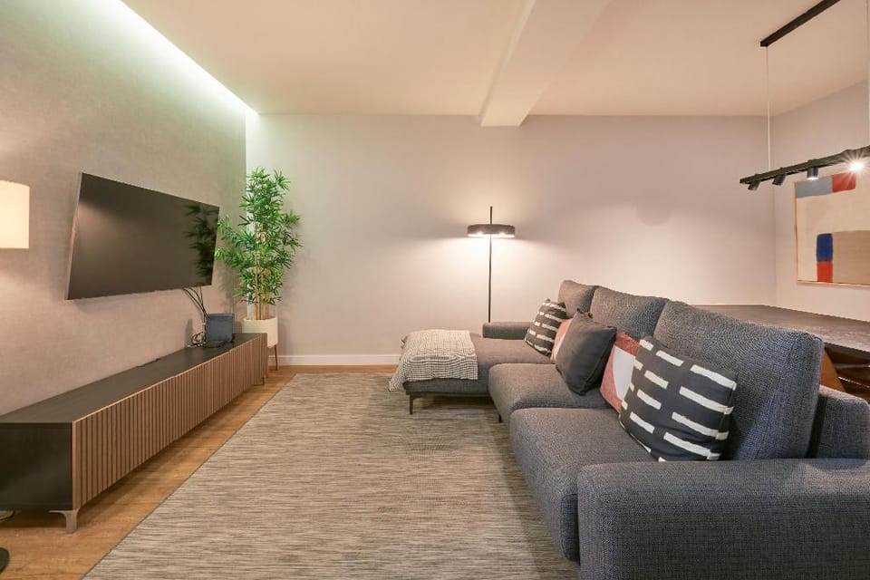 Modern 2bed Apt in Campolide near to Amoreiras Apartment in Lisbon