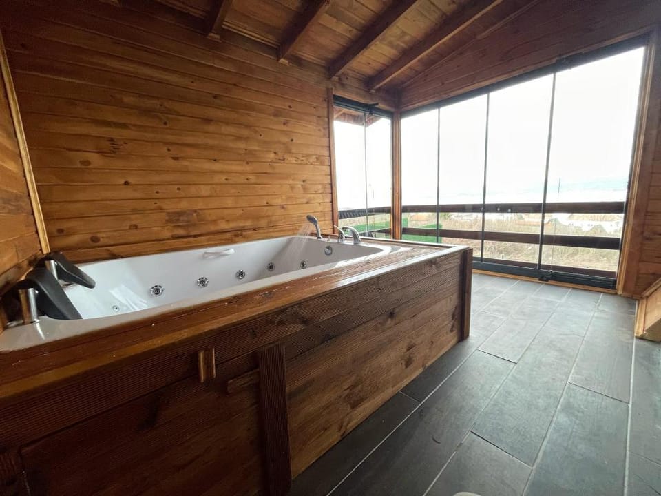 Muhteşem doğa ve göl manzaralı bungola Vacation rental in Turkey