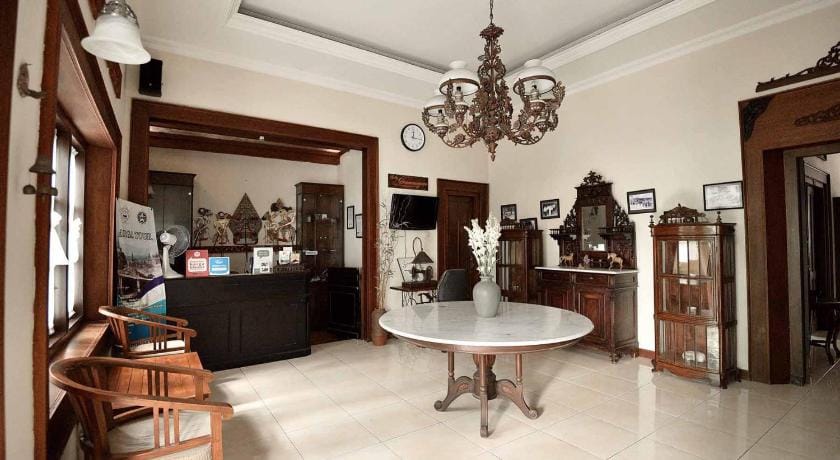 Ndalem Maharani Guest House Bed and Breakfast in Yogyakarta