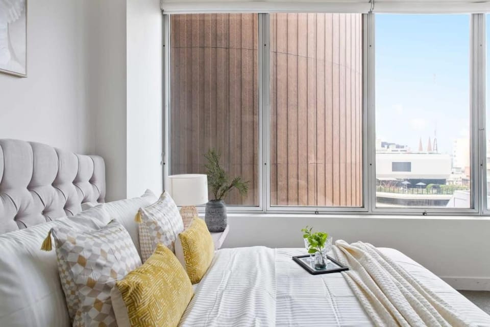 A Cozy 2BR Apt on Collins Near Flinders Station Apartment in Melbourne
