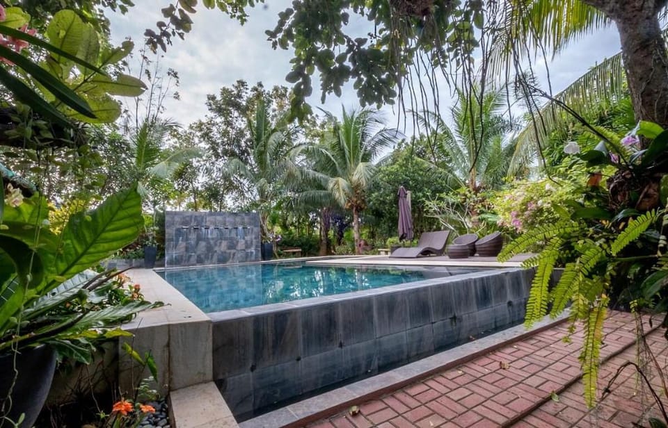 Private Garden Villas with Pool near Metro Manila Villa in Calabarzon