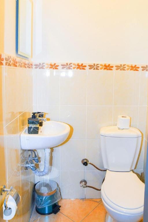 Modern Design 3 BR Flat, 4AC, Lift, Cihangir,SS5 Apartment in Istanbul