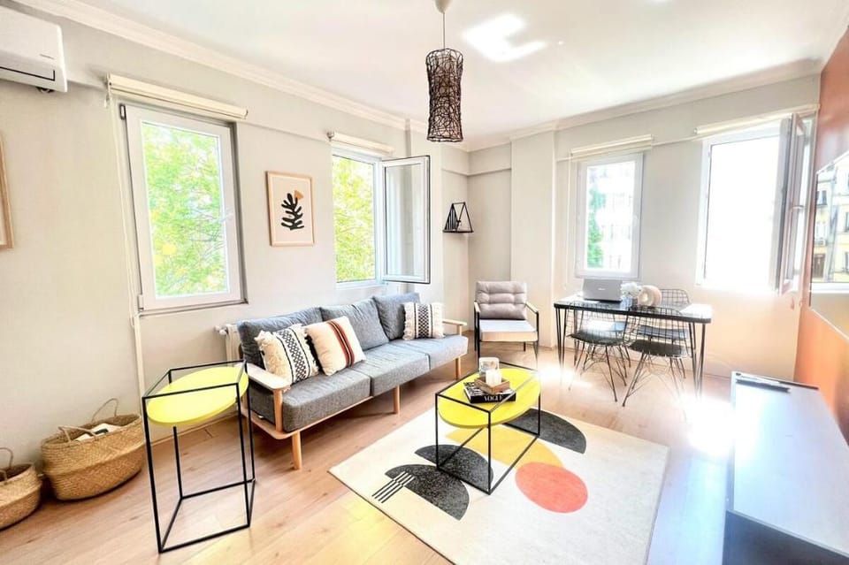 WONDER HOMES-Cozy Flat,2BR, Terrace,Cihangir firz3 Apartment in Istanbul