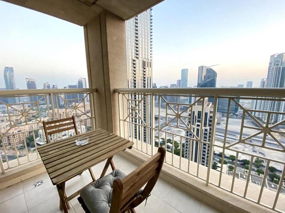 Lux BnB I 29 Burj BLVD I Downtown Views Apartment in Dubai