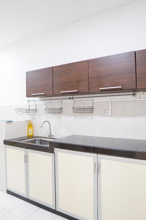 ^L & L Homestay^ (Bukit Indah) Vacation rental in Johor Bahru