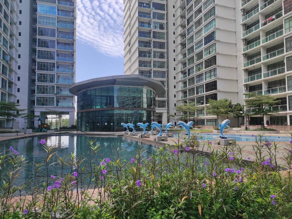 Romantic pool view Mount Austin Palazio Studio Apartment in Johor Bahru