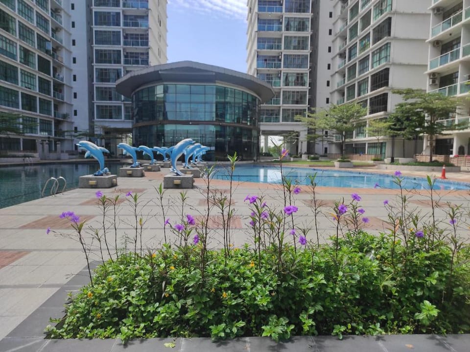 Romantic pool view Mount Austin Palazio Studio Apartment in Johor Bahru
