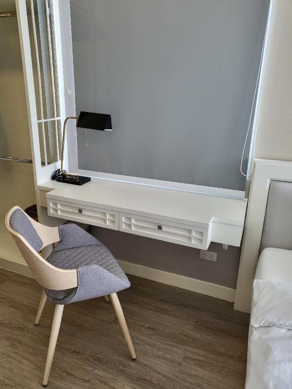 The BluX Bangsaen Condo: Special Large Room Size 50 sq.m. Apartment in Chon Buri Changwat