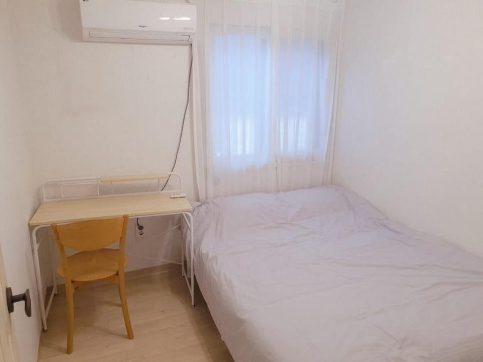 Big House! 4beds, 3rooms, with Hongik univ.  [5] Villa in Seoul