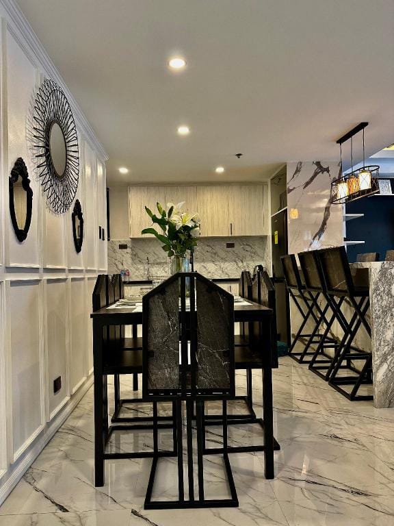 Premiere 1 Bedroom Luxury Suite Apartment in Makati
