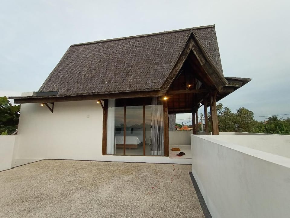 Beach 10 mins-Mimi D. Canggu Private Pool Villa in North Kuta