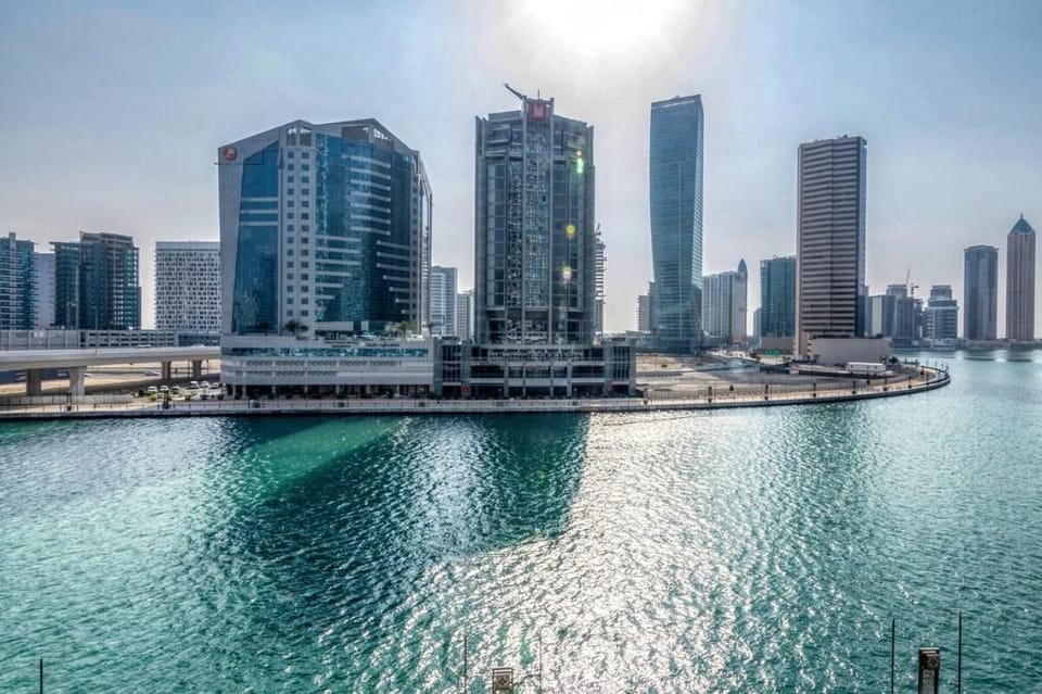 Cozy Studio in Business Bay next to Canal Apartment in Dubai