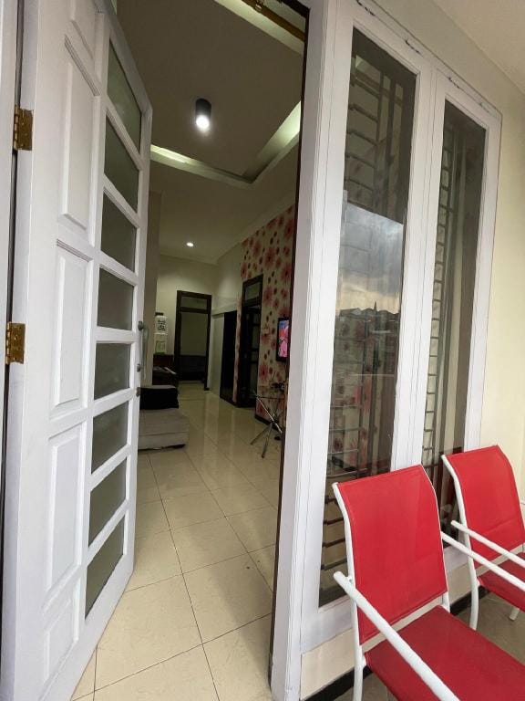 Guesthouse near Diponegoro University (2 BR) Vacation rental in Indonesia
