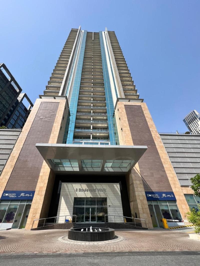 Contemporary 1 BR in Downtown near Dubai Fountain Vacation rental in Dubai