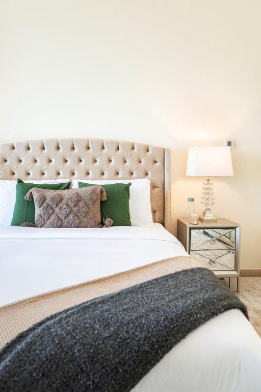 Exquisite 1BR w/ Pvt Beach Access in JBR, Sea View Apartment in Dubai