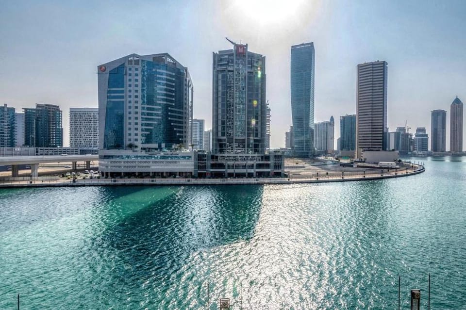 Stylish Lux Studio in Business Bay near Canal Apartment in Dubai