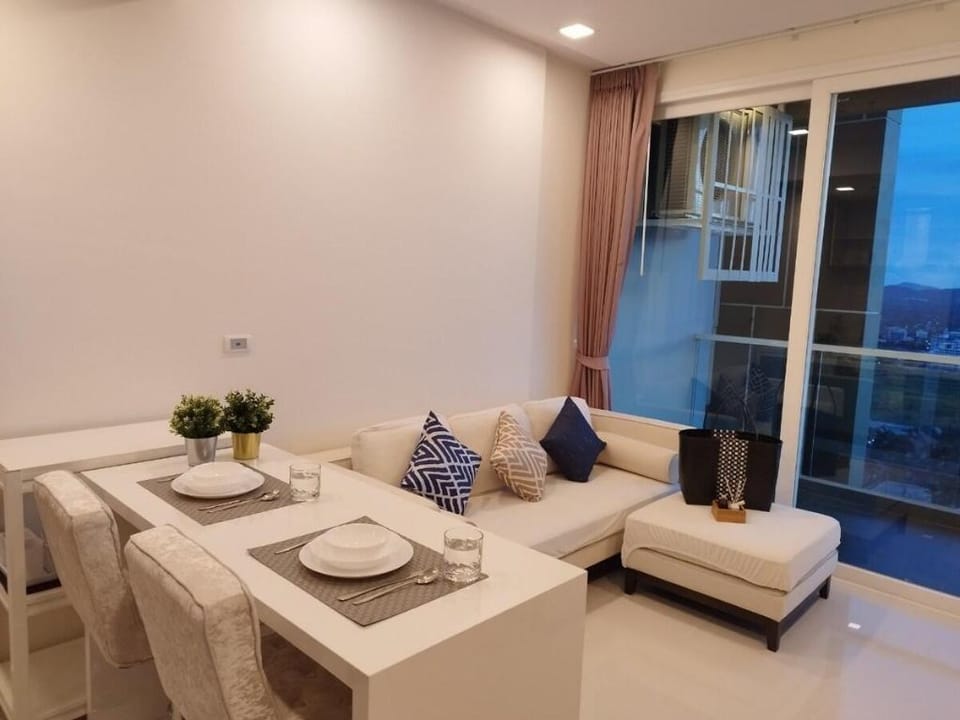 Condo 1Bedroom Beachfront @Bangsare WFA/Longstay Apartment in Pattaya City