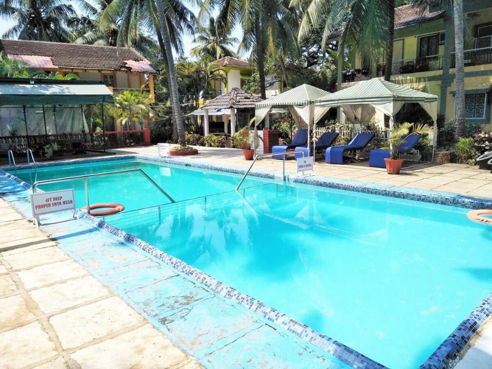 GRStays BEACH VILLA 300mts Calangute beach wd Pool Villa in Calangute