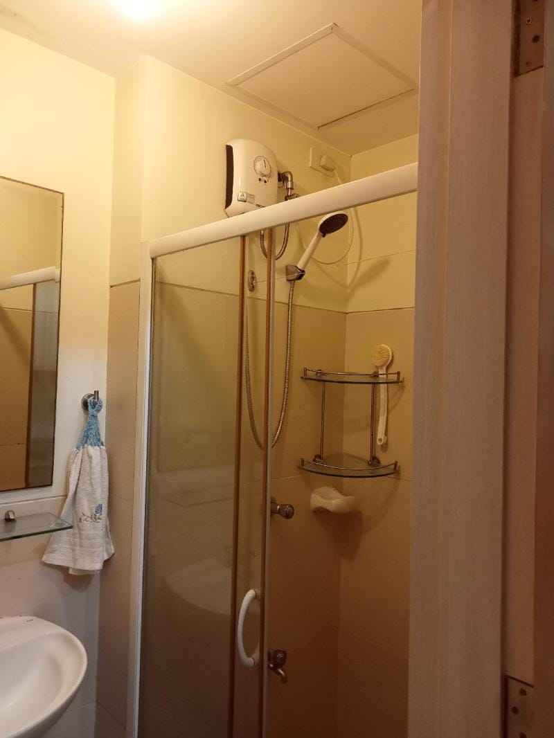 SM Field residences/ Condominium Apartment in Las Pinas