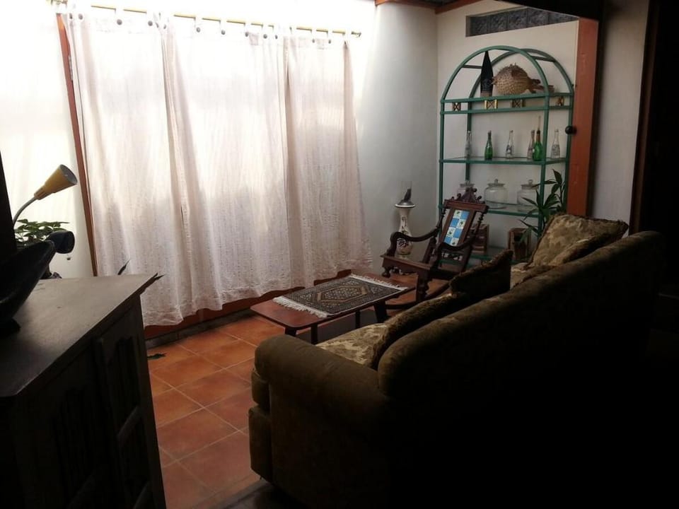 FAMILY FUN & RELAXATION IN A COOL MOUNTAINOUS AREA Villa in Cisarua