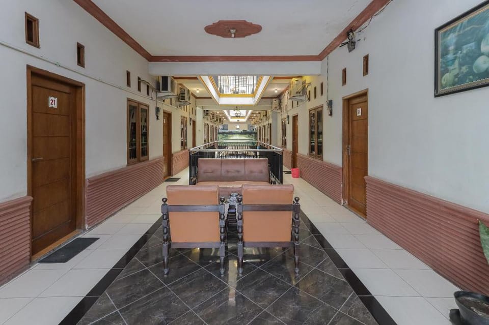 RedDoorz near Juanda International Airport 2 Hotel in East Java