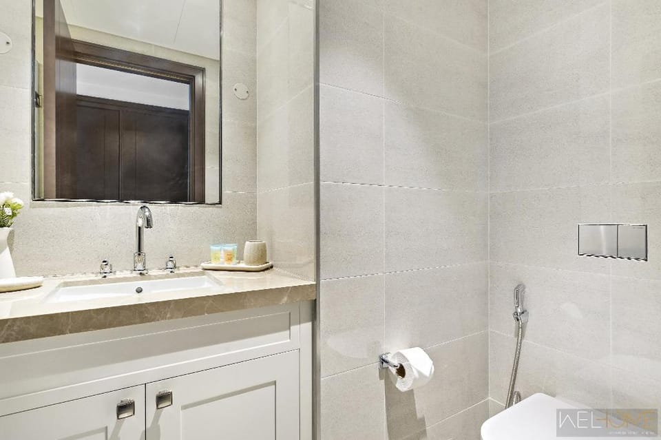 Luxury Apartment Facing Burj Khalifa With Terrace Apartment in Dubai