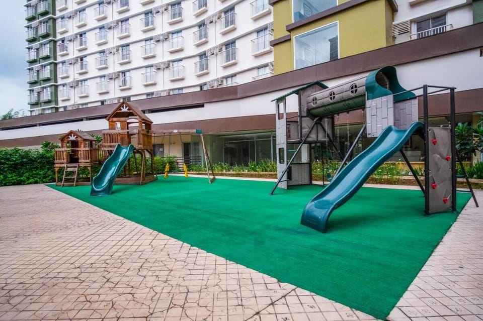 Leila: A Modern Tropical Pad at Bamboo Bay Apartment in Lapu-Lapu City