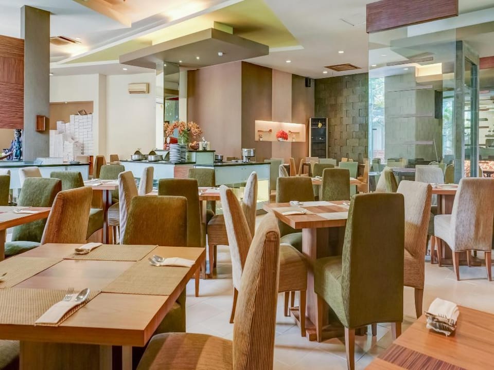 Townhouse OAK Hotel Grand Cikarang Hotel in West Java