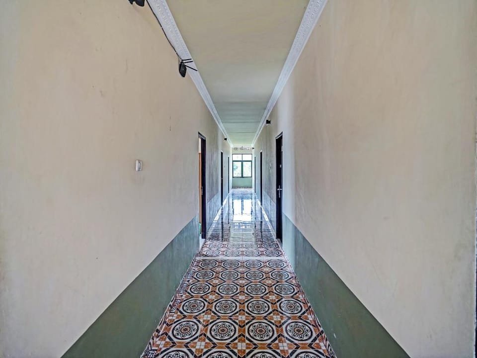 OYO Life 91873 Nugraha Kost Hotel in Indonesia
