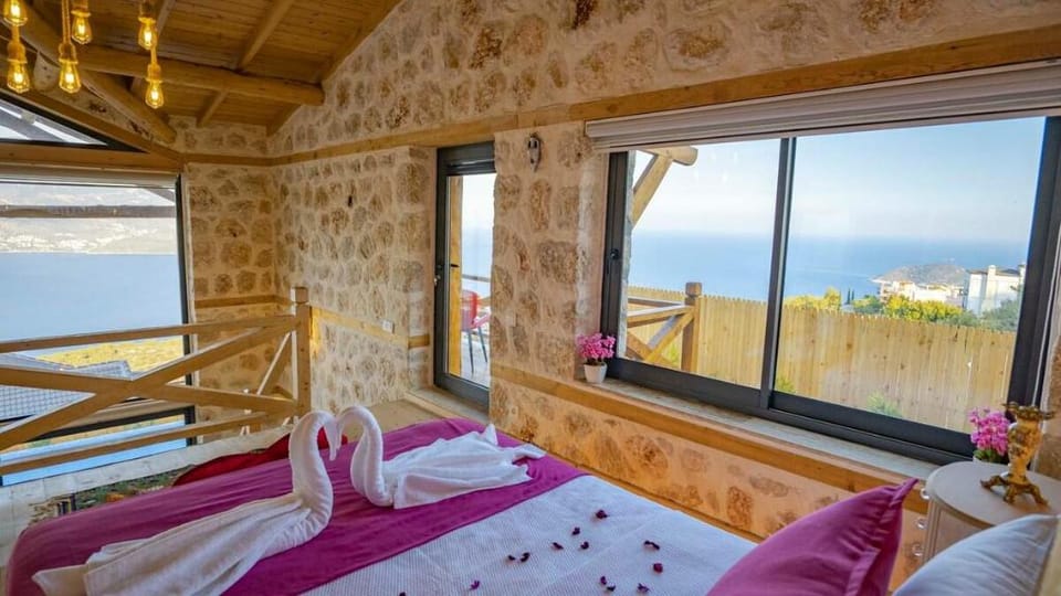 Luxury honeymoon villa with sea view Villa in Antalya Province