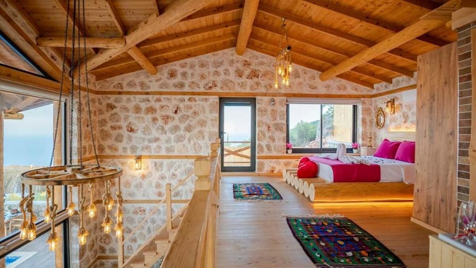 Luxury honeymoon villa with sea view Villa in Antalya Province