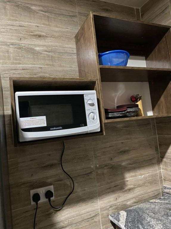 Premium 2 Bed with Spacious Parking Lot + Wi-Fi Apartment in Lagos