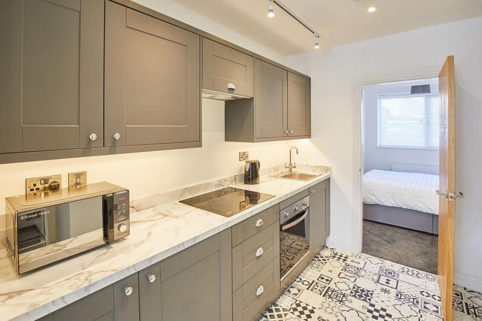Host & Stay | Apartment 1 @ Queens Court Apartment in Scarborough