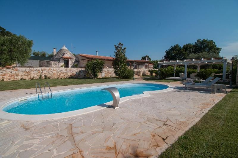 TD Villa Luna Trulli with Large Pool Apartment in Apulia
