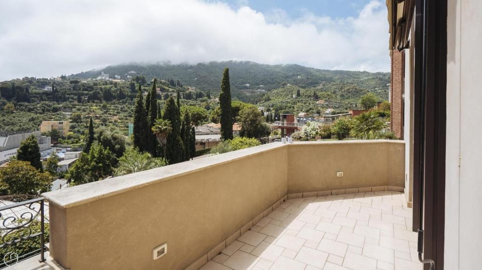 Parco Villa Fiske 2 Apartment in Liguria