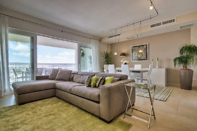 Luxury Apartment with Pool and Terrace, Top Location Apartment in Sliema