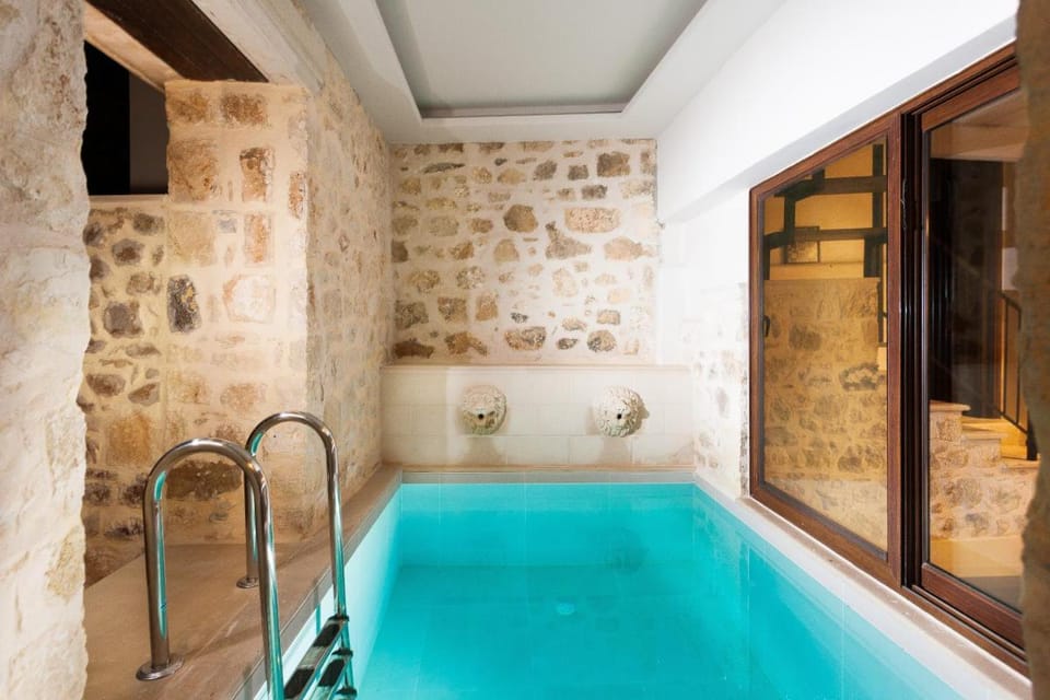 Ali Vafi's Villa - Heated Jacuzzi & Indoor Pool Apartment in Crete