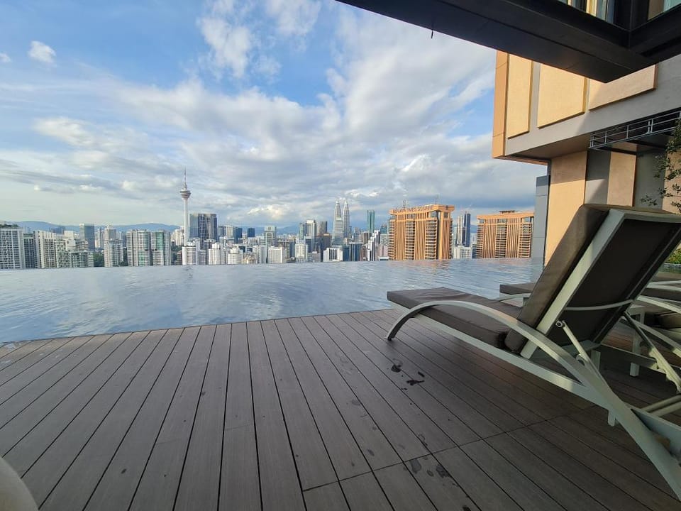 WorldClass Facilities Aprt Stunning Infinity Pool Apartment in Federal Territory of Kuala Lumpur