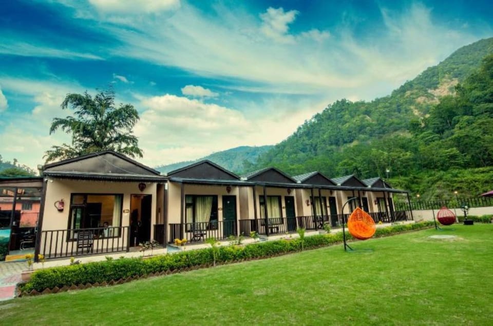 DLS MJ River Resort Hotel in Uttarakhand