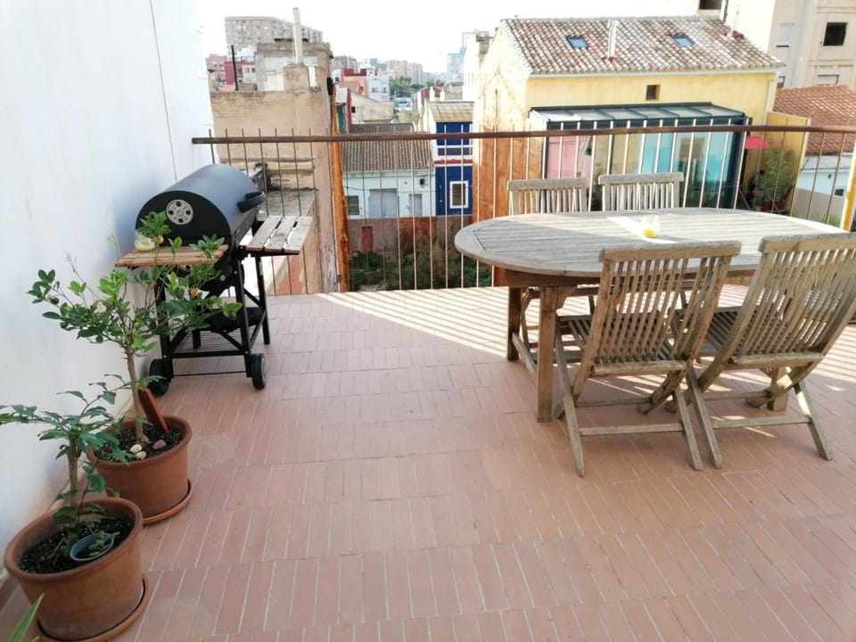DREAM DESIGN HOUSE WITH TERRACE NEXT TO THE BEACH Apartment in Valencia