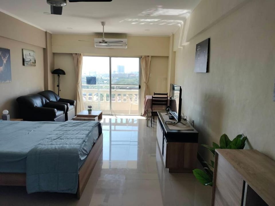 Excellent unobstructed City View Apartment in Pattaya City
