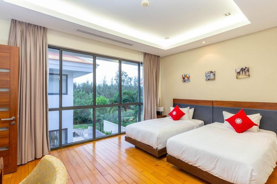 Luxury 4-bedroom Pool Villa Villa in Hoa Hai