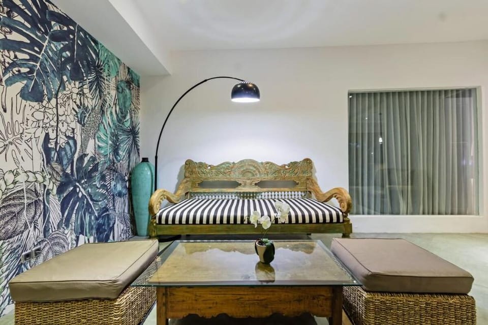 Alchemy, Trendy 4 BR Villa in Superior Location Villa in Kuta