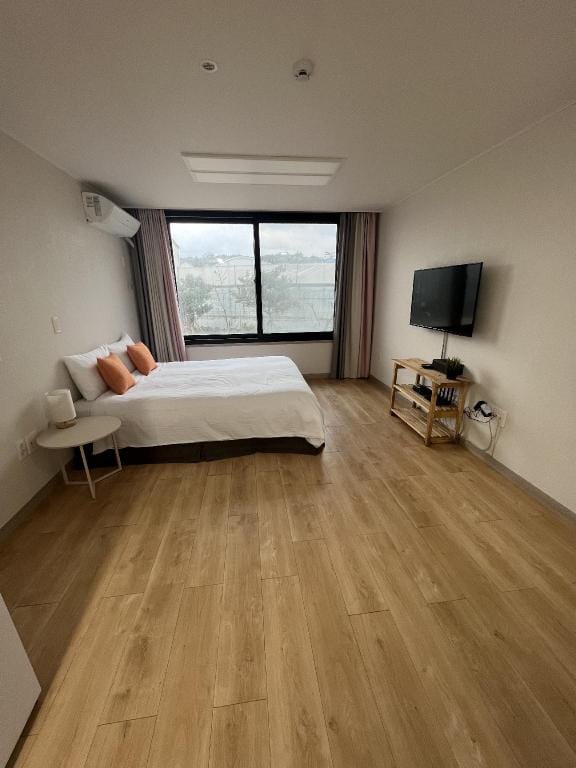 Aewol Apartments Apartment in South Korea