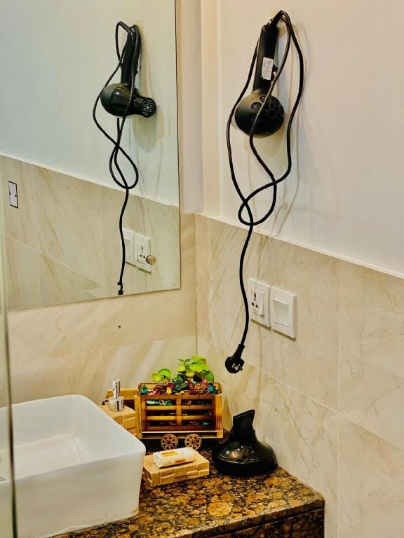 AirHomes-GoldCrest luxury apartments-Free parking Apartment in Lahore