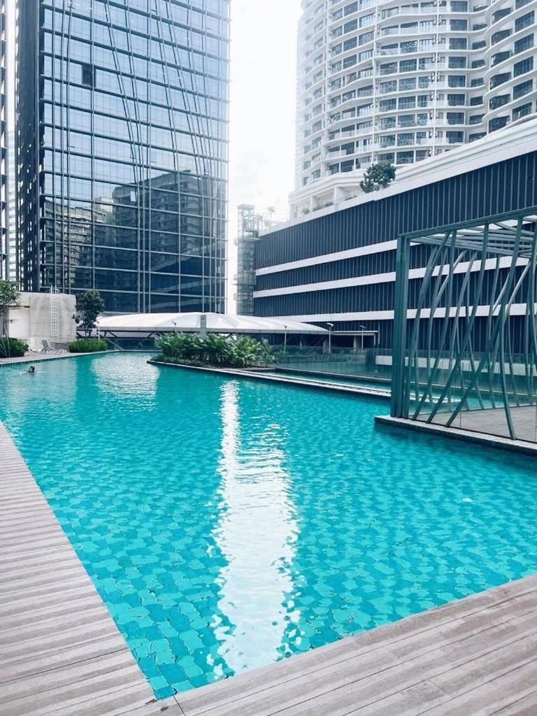 PROMO Connected train 1 Bedroom (ABOVE MALL) 3a Apartment in Petaling Jaya